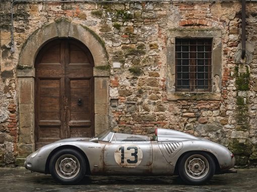 Zambala_AI spatwand_Porsche vintage racewagen